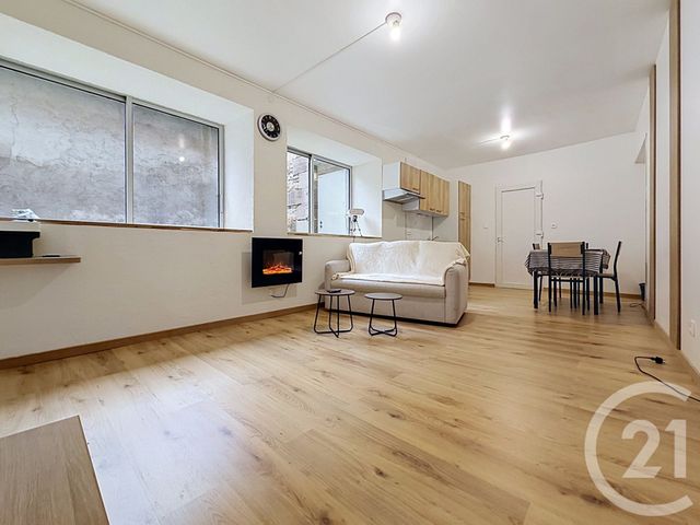 Appartement F2 &agrave; louer - 2 pi&egrave;ces - 35,88 m2 - Lure - 70 - FRANCHE-COMTE