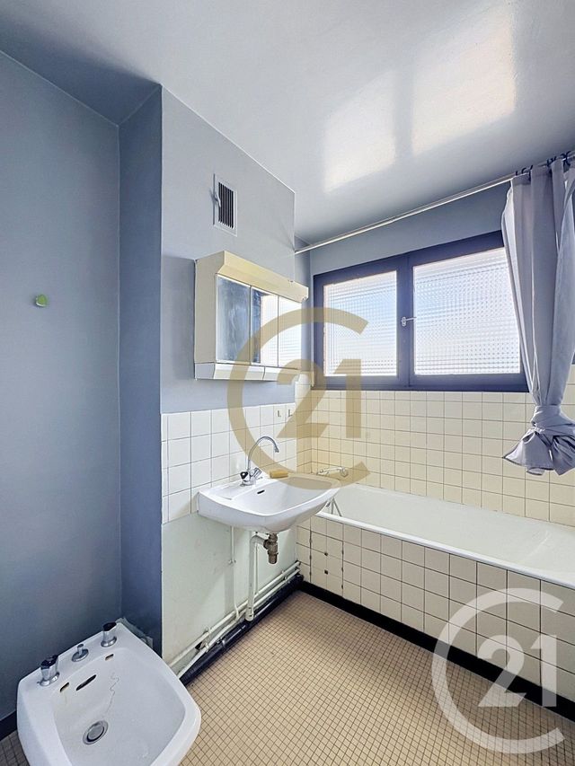 Appartement F4 &agrave; vendre - 4 pi&egrave;ces - 81,80 m2 - Luxeuil Les Bains - 70 - FRANCHE-COMTE