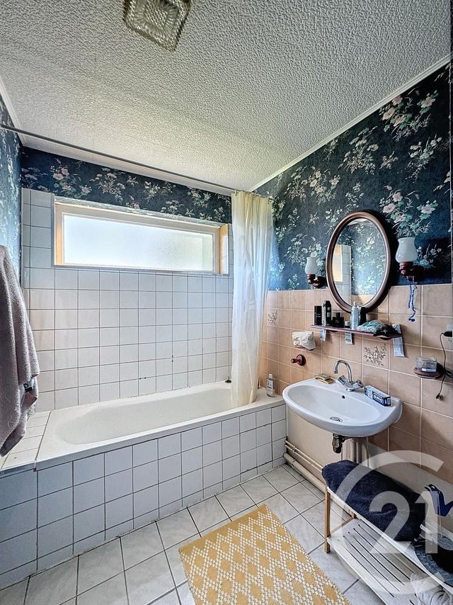 Appartement F3 à vendre - 3 pièces - 68,38 m2 - Luxeuil Les Bains - 70 - FRANCHE-COMTE