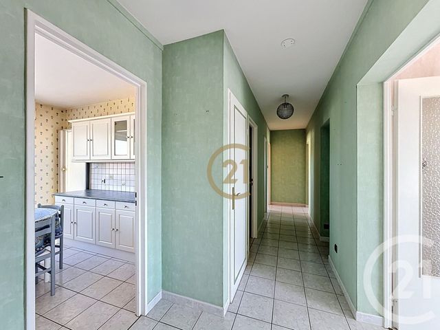 Appartement F4 &agrave; vendre - 4 pi&egrave;ces - 90,18 m2 - Lure - 70 - FRANCHE-COMTE