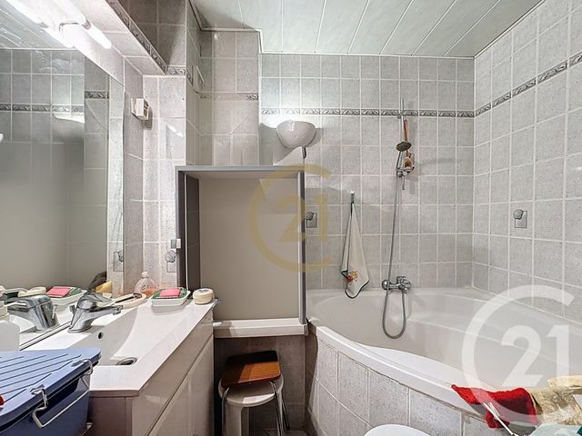 Appartement F3 à vendre - 3 pièces - 65,92 m2 - Hericourt - 70 - FRANCHE-COMTE