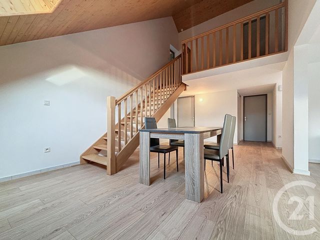 Appartement F5 &agrave; louer - 5 pi&egrave;ces - 88,99 m2 - Vesoul - 70 - FRANCHE-COMTE