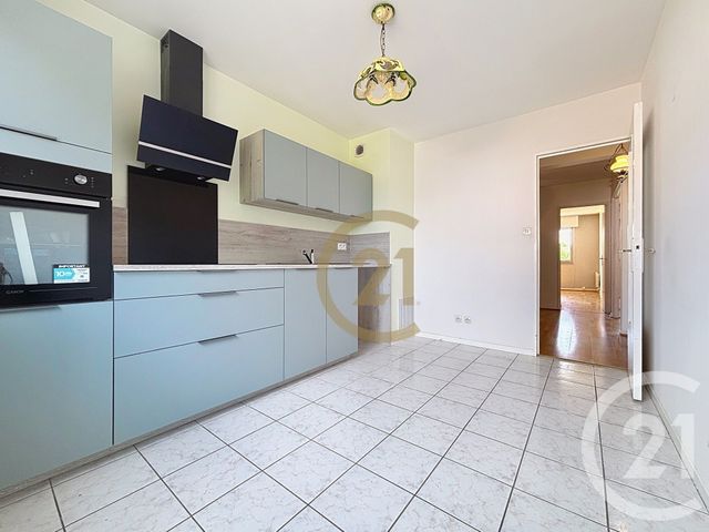 Appartement F3 à louer - 3 pièces - 71 m2 - Lure - 70 - FRANCHE-COMTE