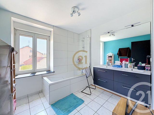 Appartement T5 &agrave; vendre - 5 pi&egrave;ces - 92,26 m2 - St Sauveur - 70 - FRANCHE-COMTE