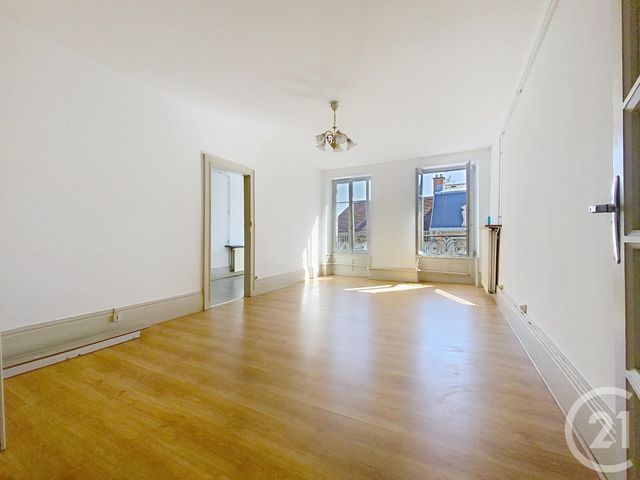 Appartement F3 à louer - 3 pièces - 72,10 m2 - Lure - 70 - FRANCHE-COMTE