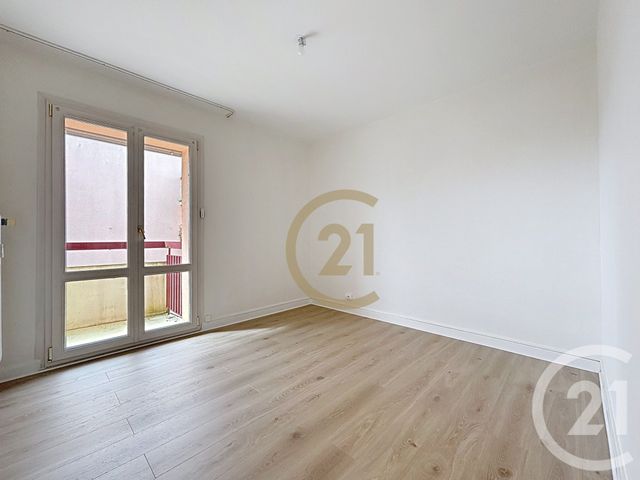 Appartement F3 à louer - 3 pièces - 86,42 m2 - Lure - 70 - FRANCHE-COMTE