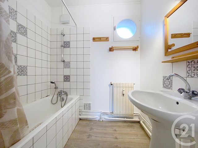 Appartement T3 à louer - 3 pièces - 67,35 m2 - Luxeuil Les Bains - 70 - FRANCHE-COMTE