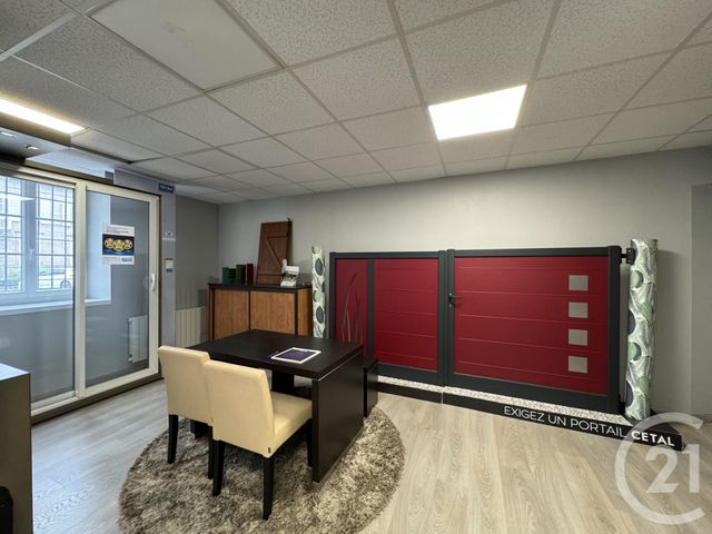 Appartement Local à louer - 3 pièces - 104 m2 - Lure - 70 - FRANCHE-COMTE