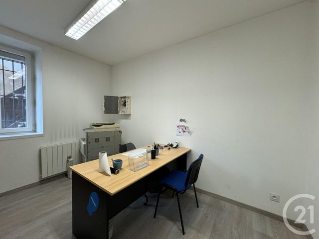 Appartement Local à louer - 3 pièces - 104 m2 - Lure - 70 - FRANCHE-COMTE