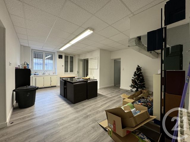 Appartement Local à louer - 3 pièces - 104 m2 - Lure - 70 - FRANCHE-COMTE