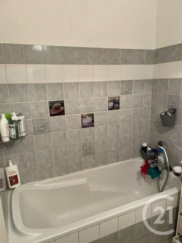 Appartement F3 à louer - 3 pièces - 92,92 m2 - St Sauveur - 70 - FRANCHE-COMTE