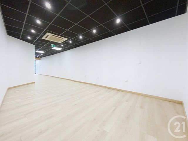 Appartement Local à louer - 2 pièces - 77,40 m2 - Luxeuil Les Bains - 70 - FRANCHE-COMTE