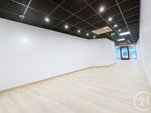 Appartement Local à louer - 2 pièces - 77,40 m2 - Luxeuil Les Bains - 70 - FRANCHE-COMTE