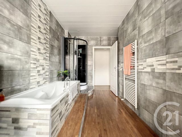 Appartement F6 à vendre - 6 pièces - 138,60 m2 - Hericourt - 70 - FRANCHE-COMTE