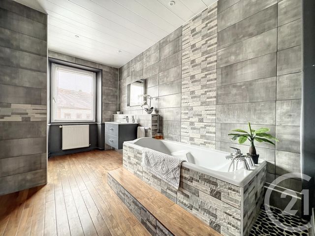 Appartement F6 à vendre - 6 pièces - 138,60 m2 - Hericourt - 70 - FRANCHE-COMTE