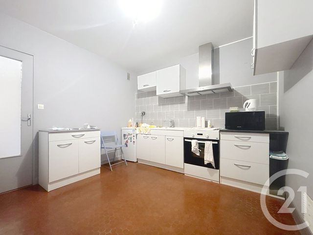 Appartement F2 &agrave; louer - 2 pi&egrave;ces - 64,91 m2 - Lure - 70 - FRANCHE-COMTE