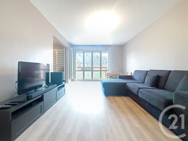 Appartement F2 &agrave; louer - 2 pi&egrave;ces - 64,91 m2 - Lure - 70 - FRANCHE-COMTE