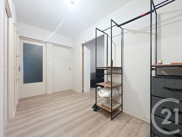 Appartement F2 &agrave; louer - 2 pi&egrave;ces - 64,91 m2 - Lure - 70 - FRANCHE-COMTE