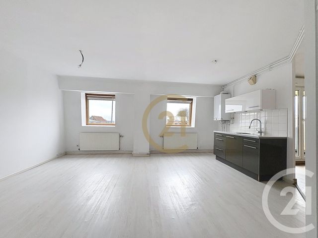 Appartement F3 &agrave; louer - 3 pi&egrave;ces - 64,44 m2 - Luxeuil Les Bains - 70 - FRANCHE-COMTE