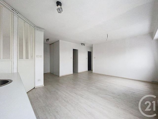 Appartement F3 &agrave; louer - 3 pi&egrave;ces - 64,44 m2 - Luxeuil Les Bains - 70 - FRANCHE-COMTE