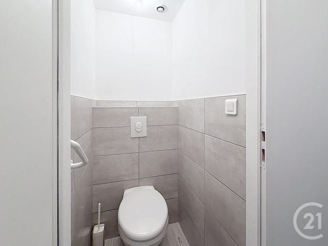 Appartement F3 &agrave; louer - 3 pi&egrave;ces - 53,65 m2 - Belfort - 90 - FRANCHE-COMTE