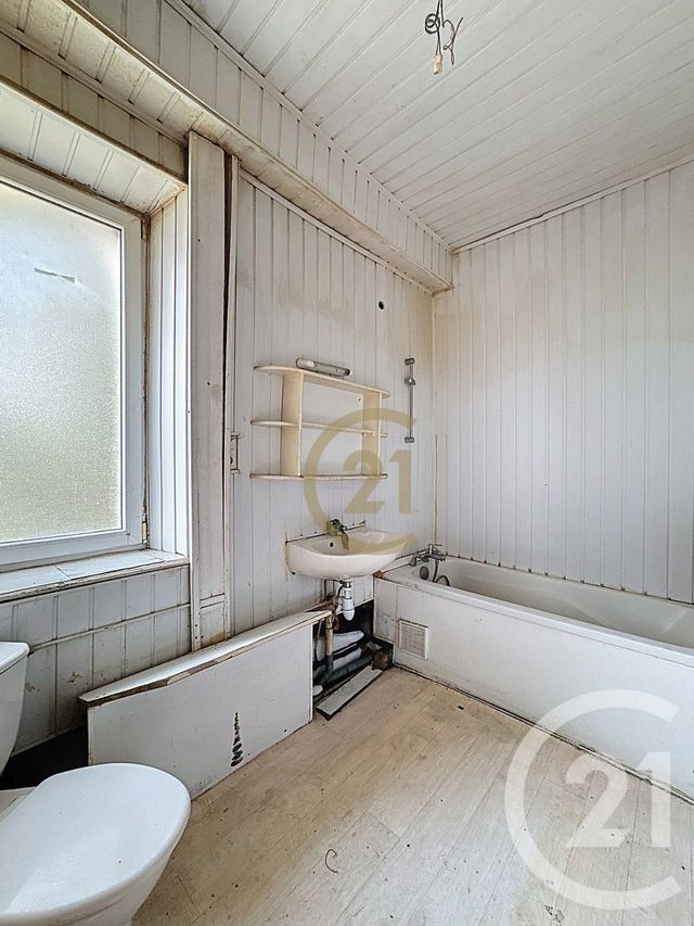 Appartement &agrave; vendre - 5 pi&egrave;ces - 101,46 m2 - Luxeuil Les Bains - 70 - FRANCHE-COMTE