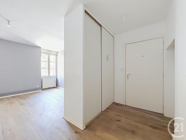 Appartement F1 &agrave; louer - 1 pi&egrave;ce - 49,09 m2 - Lure - 70 - FRANCHE-COMTE