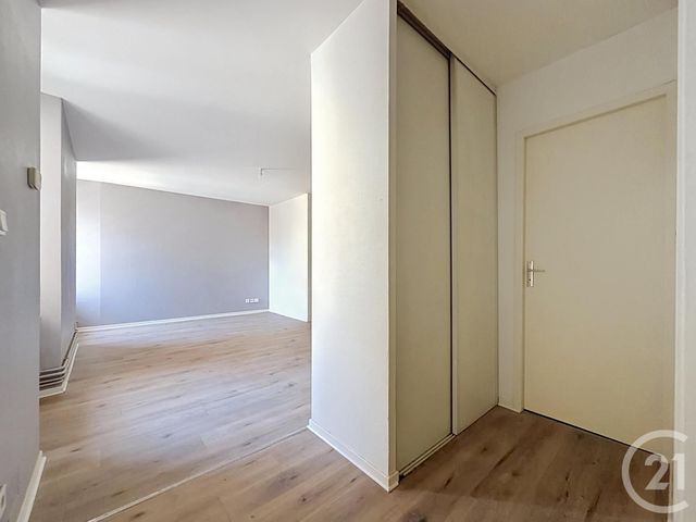 Appartement F1 &agrave; louer - 1 pi&egrave;ce - 49,09 m2 - Lure - 70 - FRANCHE-COMTE