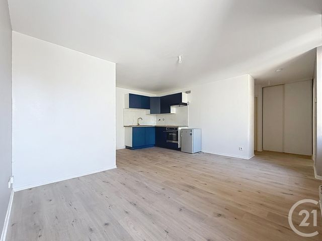 Appartement F1 &agrave; louer - 1 pi&egrave;ce - 49,09 m2 - Lure - 70 - FRANCHE-COMTE