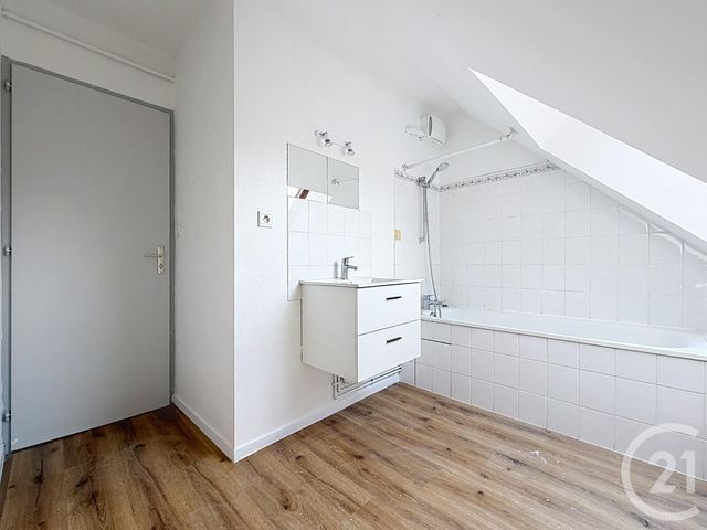 Appartement F2 &agrave; louer - 2 pi&egrave;ces - 53,54 m2 - Lure - 70 - FRANCHE-COMTE