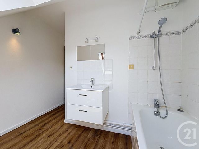 Appartement F2 &agrave; louer - 2 pi&egrave;ces - 53,54 m2 - Lure - 70 - FRANCHE-COMTE