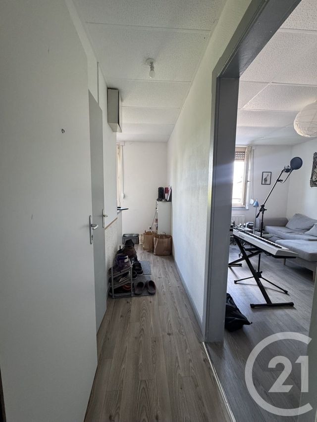 Appartement F2 &agrave; louer - 2 pi&egrave;ces - 38,16 m2 - Lure - 70 - FRANCHE-COMTE