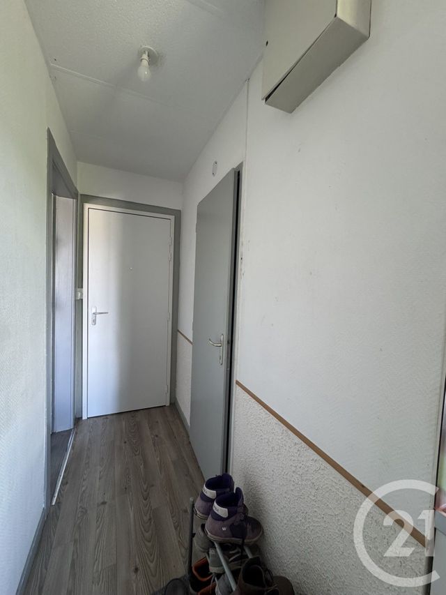 Appartement F2 &agrave; louer - 2 pi&egrave;ces - 38,16 m2 - Lure - 70 - FRANCHE-COMTE
