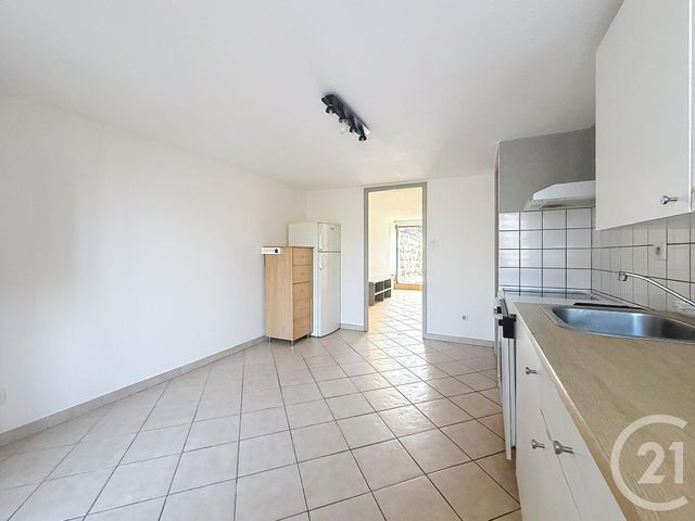 Appartement F3 &agrave; louer - 3 pi&egrave;ces - 71,57 m2 - Luxeuil Les Bains - 70 - FRANCHE-COMTE