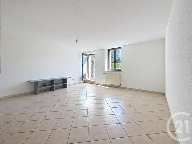 Appartement F3 &agrave; louer - 3 pi&egrave;ces - 71,57 m2 - Luxeuil Les Bains - 70 - FRANCHE-COMTE
