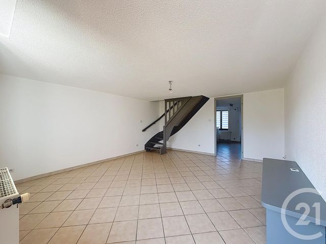 Appartement F3 &agrave; louer - 3 pi&egrave;ces - 71,57 m2 - Luxeuil Les Bains - 70 - FRANCHE-COMTE