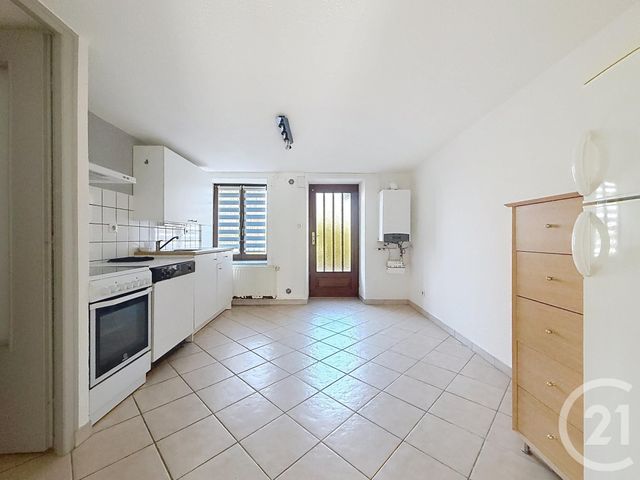 Appartement F3 &agrave; louer - 3 pi&egrave;ces - 71,57 m2 - Luxeuil Les Bains - 70 - FRANCHE-COMTE