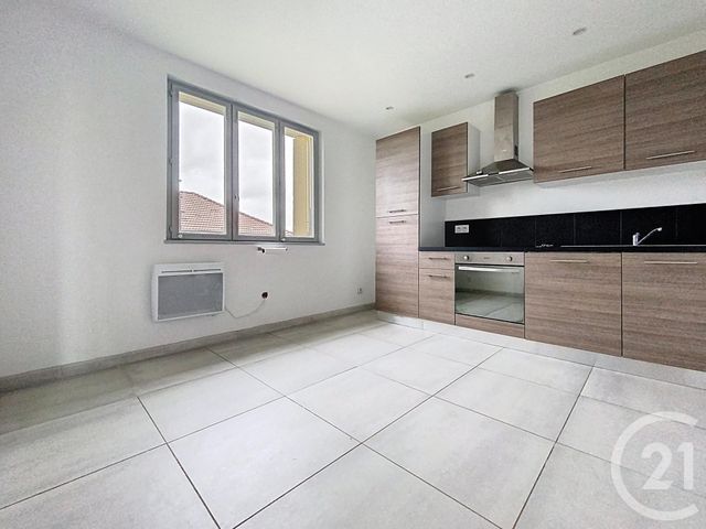 Maison &agrave; louer - 5 pi&egrave;ces - 81,65 m2 - Chatenois Les Forges - 90 - FRANCHE-COMTE