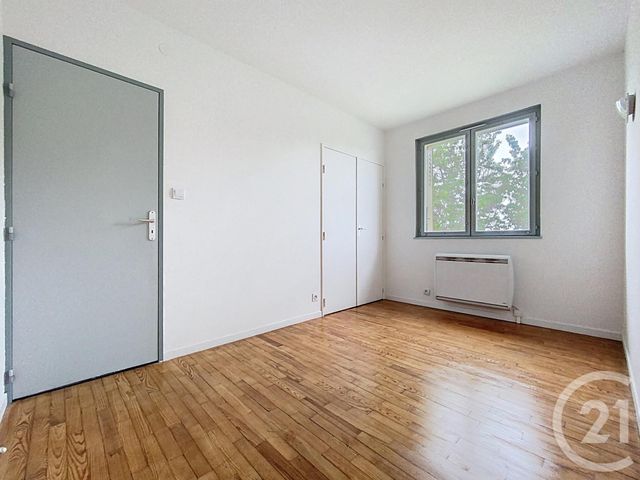 Maison &agrave; louer - 5 pi&egrave;ces - 81,65 m2 - Chatenois Les Forges - 90 - FRANCHE-COMTE