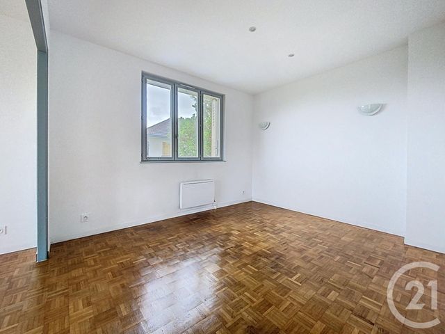 Maison &agrave; louer - 5 pi&egrave;ces - 81,65 m2 - Chatenois Les Forges - 90 - FRANCHE-COMTE