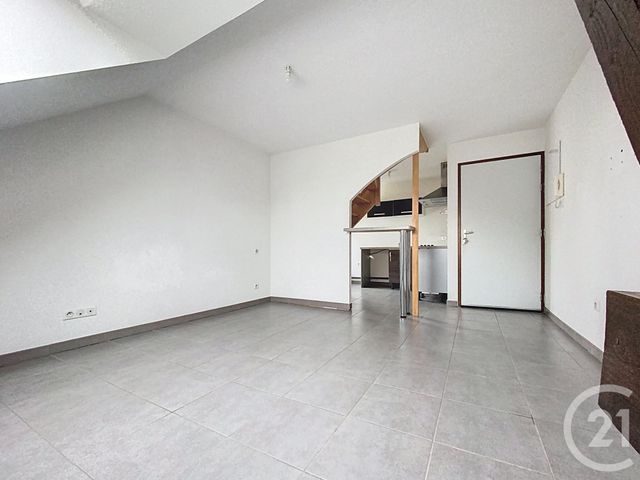 Appartement F2 &agrave; louer - 2 pi&egrave;ces - 33,36 m2 - Lure - 70 - FRANCHE-COMTE