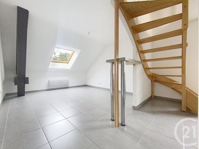 Appartement F2 &agrave; louer - 2 pi&egrave;ces - 33,36 m2 - Lure - 70 - FRANCHE-COMTE