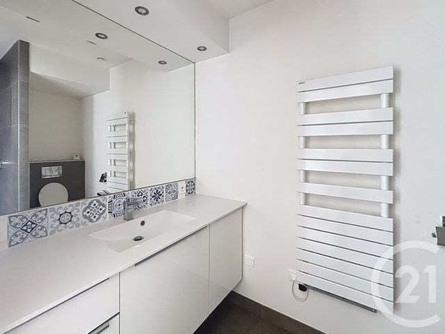 Appartement F3 &agrave; louer - 3 pi&egrave;ces - 57,20 m2 - Luxeuil Les Bains - 70 - FRANCHE-COMTE