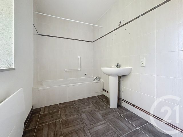 Appartement F3 &agrave; louer - 3 pi&egrave;ces - 66,65 m2 - Loulans Verchamp - 70 - FRANCHE-COMTE