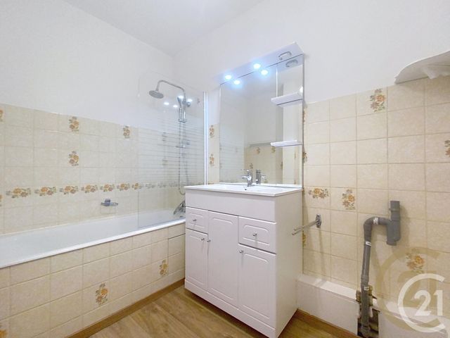 Appartement F4 &agrave; louer - 4 pi&egrave;ces - 89,02 m2 - Vesoul - 70 - FRANCHE-COMTE
