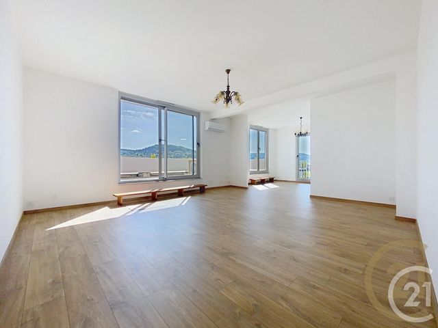 Appartement F4 &agrave; louer - 4 pi&egrave;ces - 89,02 m2 - Vesoul - 70 - FRANCHE-COMTE