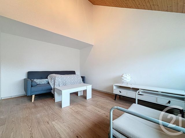 Appartement F5 &agrave; louer - 5 pi&egrave;ces - 88,99 m2 - Vesoul - 70 - FRANCHE-COMTE