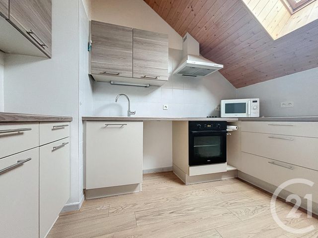 Appartement F5 &agrave; louer - 5 pi&egrave;ces - 88,99 m2 - Vesoul - 70 - FRANCHE-COMTE