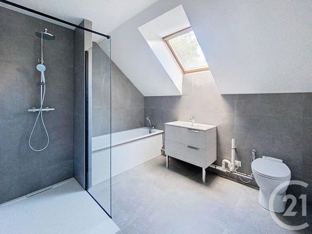 Maison &agrave; louer - 4 pi&egrave;ces - 90 m2 - Vesoul - 70 - FRANCHE-COMTE